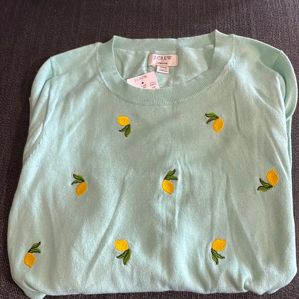 J.Crew sweater with lemon print. Woman’s xxs